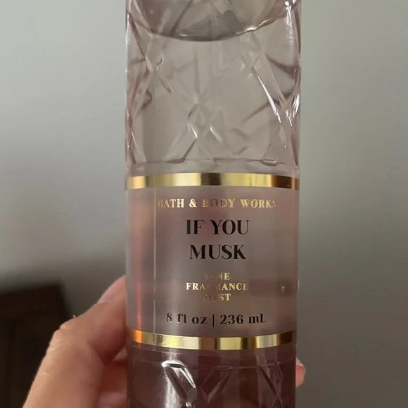 Bath & Body Works Fragrance Mist - Pink and Gold - Picture 2 of 3